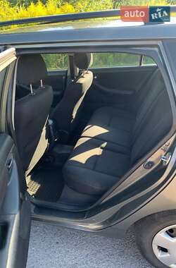 Универсал Toyota Corolla 2006 в 