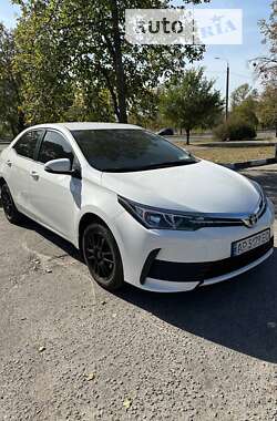 Седан Toyota Corolla 2016 в Запоріжжі