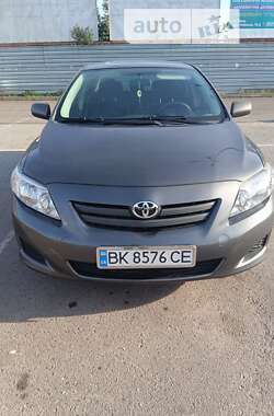 Седан Toyota Corolla 2008 в Рівному