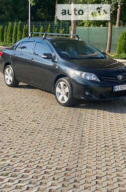 Седан Toyota Corolla 2010 в Харкові