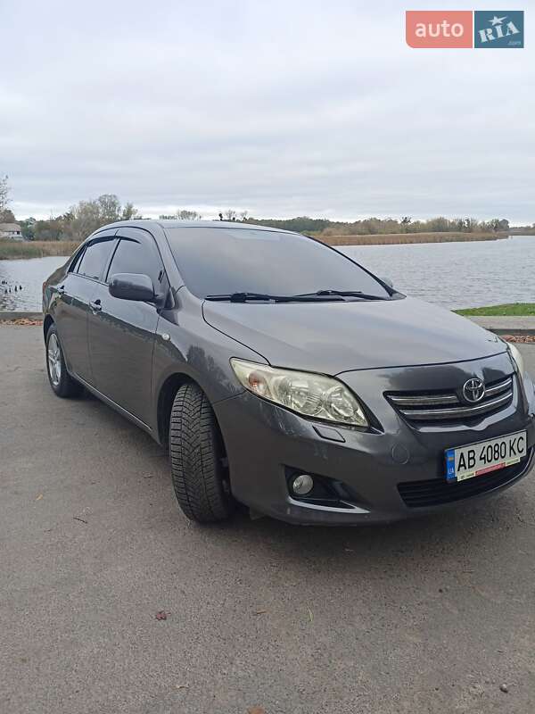Седан Toyota Corolla 2008 в Виннице