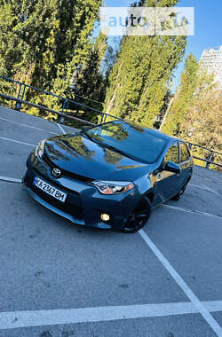 Седан Toyota Corolla 2014 в Киеве