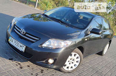 Седан Toyota Corolla 2008 в Днепре