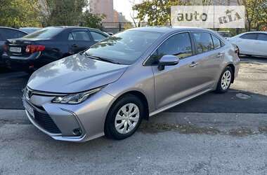 Седан Toyota Corolla 2019 в Киеве