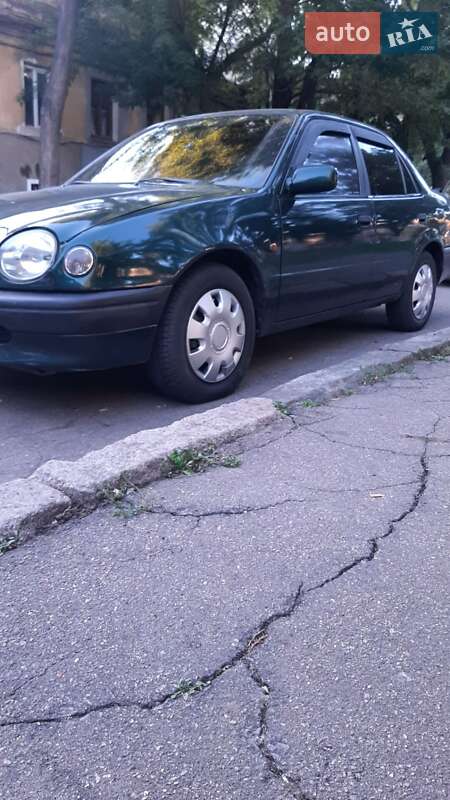 Седан Toyota Corolla 1997 в Одессе