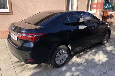 Седан Toyota Corolla 2013 в 