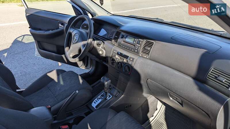Седан Toyota Corolla 2003 в Львове