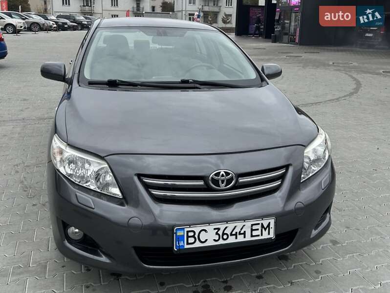 Седан Toyota Corolla 2008 в Львові