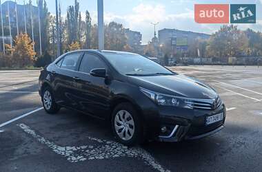 Седан Toyota Corolla 2014 в Ивано-Франковске