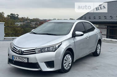 Седан Toyota Corolla 2014 в Киеве