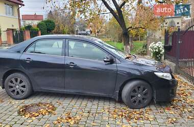 Седан Toyota Corolla 2012 в Львові