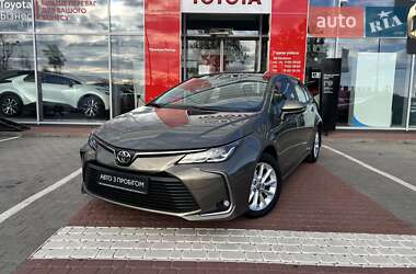 Седан Toyota Corolla 2022 в Виннице