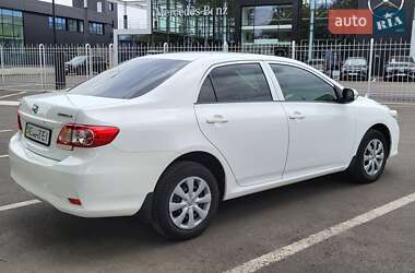 Седан Toyota Corolla 2010 в Жовтих Водах