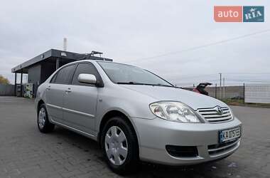 Седан Toyota Corolla 2004 в Киеве