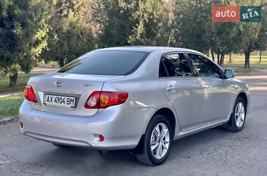 Седан Toyota Corolla 2008 в Ровно