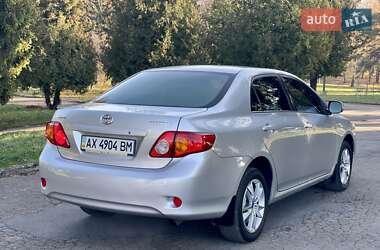 Седан Toyota Corolla 2008 в Ровно