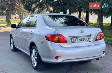 Седан Toyota Corolla 2008 в Ровно