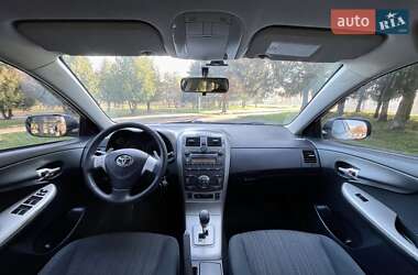 Седан Toyota Corolla 2008 в Ровно