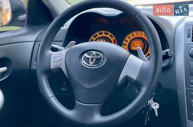 Седан Toyota Corolla 2008 в Ровно