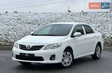 Седан Toyota Corolla 2010 в Дніпрі