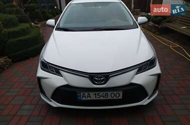 Седан Toyota Corolla 2019 в Прилуках