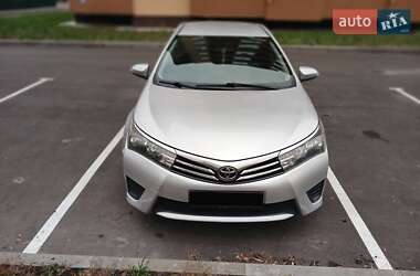 Седан Toyota Corolla 2013 в Чернігові