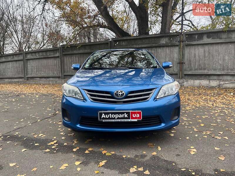 Седан Toyota Corolla 2011 в Киеве