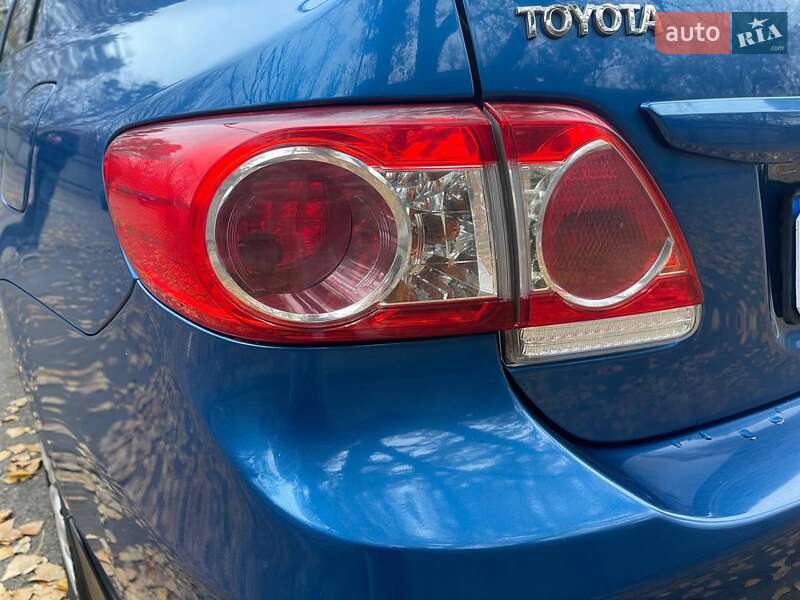Седан Toyota Corolla 2011 в Киеве