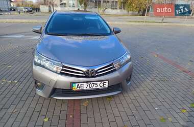 Седан Toyota Corolla 2013 в Днепре