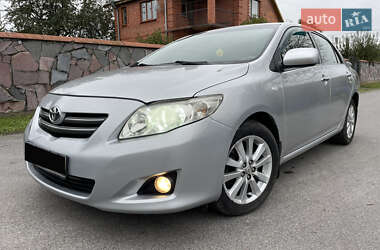 Седан Toyota Corolla 2008 в Староконстантинове