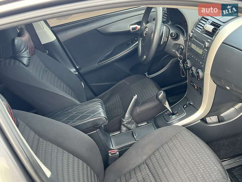 Седан Toyota Corolla 2008 в Херсоні