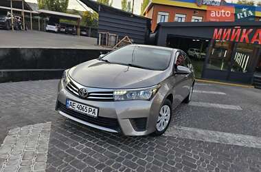 Седан Toyota Corolla 2013 в Кривом Роге