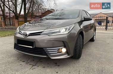 Седан Toyota Corolla 2016 в Краснограде