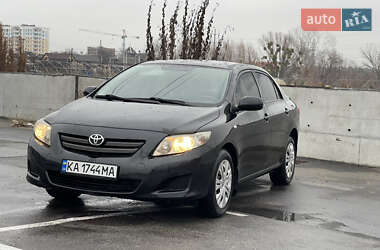 Седан Toyota Corolla 2007 в Киеве