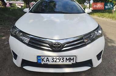 Седан Toyota Corolla 2013 в Ровно