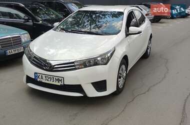 Седан Toyota Corolla 2013 в Ровно