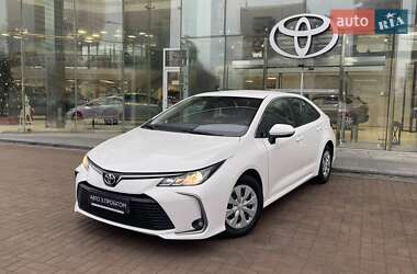 Седан Toyota Corolla 2019 в Киеве