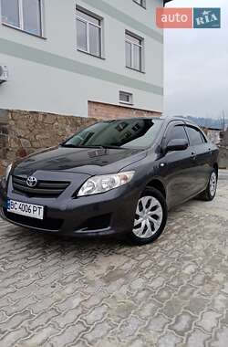 Седан Toyota Corolla 2008 в Славском