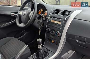 Седан Toyota Corolla 2010 в Хмельницком