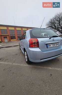 Хетчбек Toyota Corolla 2004 в Сарнах