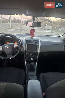 Седан Toyota Corolla 2010 в Вільнянську