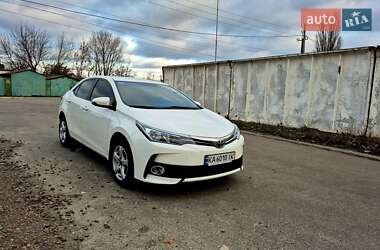 Седан Toyota Corolla 2017 в Києві