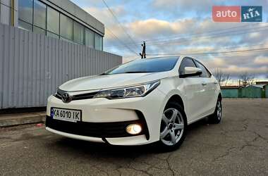 Седан Toyota Corolla 2017 в Києві