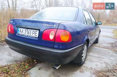 Седан Toyota Corolla 1997 в Киеве