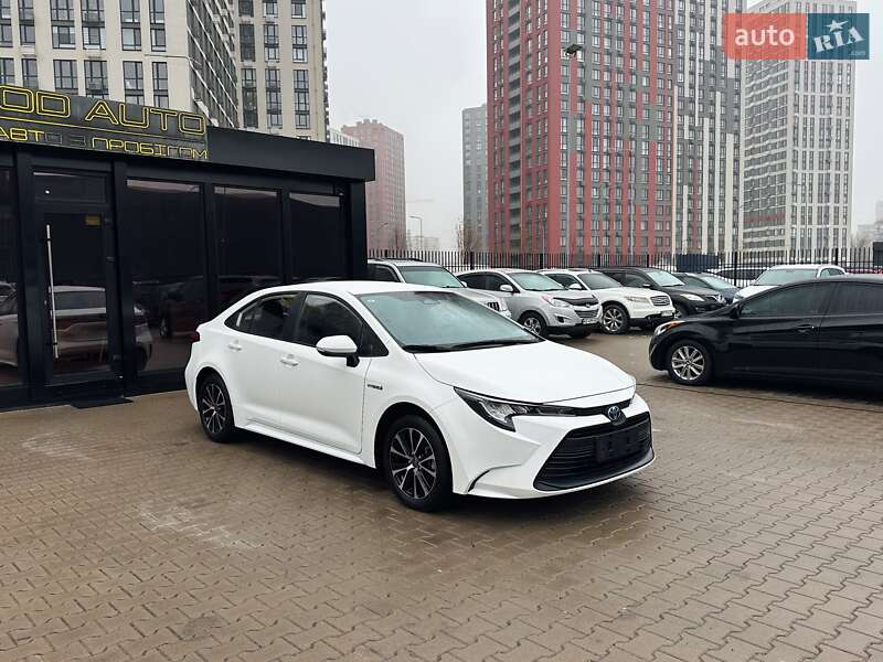 Седан Toyota Corolla 2024 в Києві