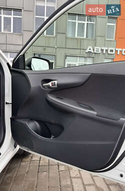 Седан Toyota Corolla 2012 в 