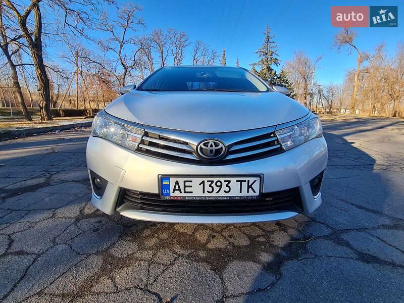 Седан Toyota Corolla 2013 в Кривому Розі