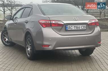 Седан Toyota Corolla 2013 в Луцке