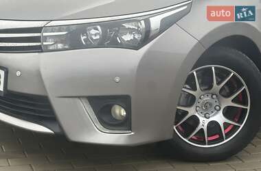 Седан Toyota Corolla 2013 в Луцке