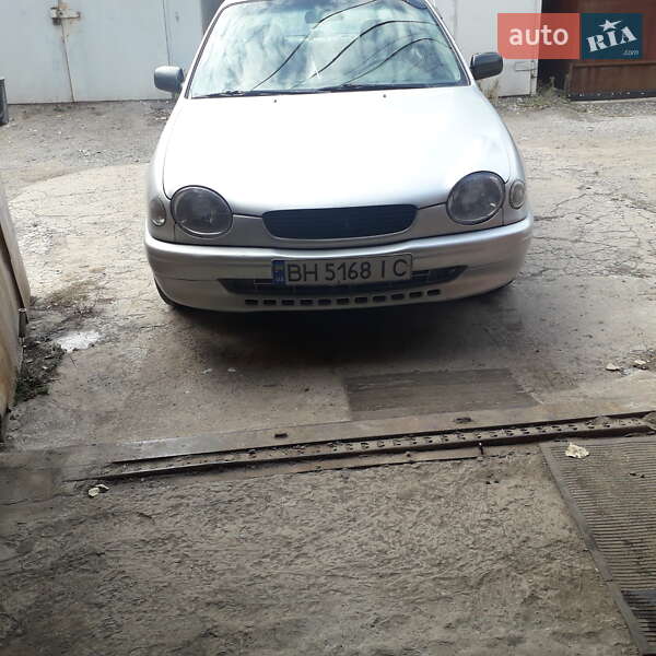 Седан Toyota Corolla 1998 в Дніпрі